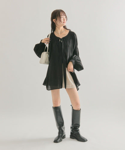 蝴蝶結領繫帶襯衫