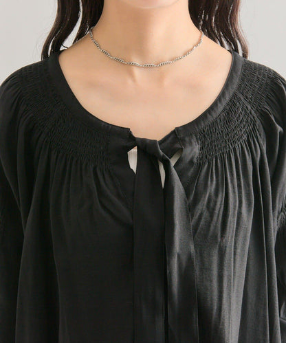 蝴蝶結領繫帶襯衫