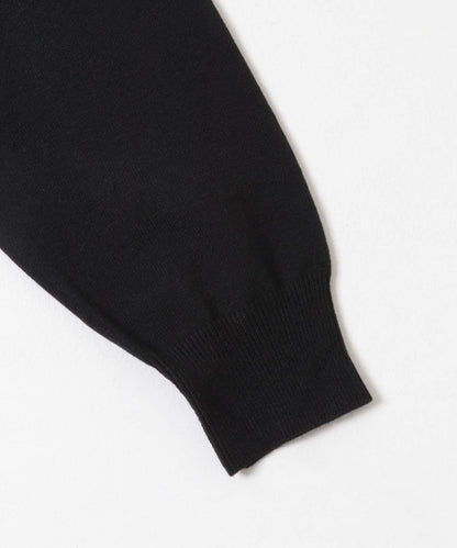 不對稱圓領針織衫