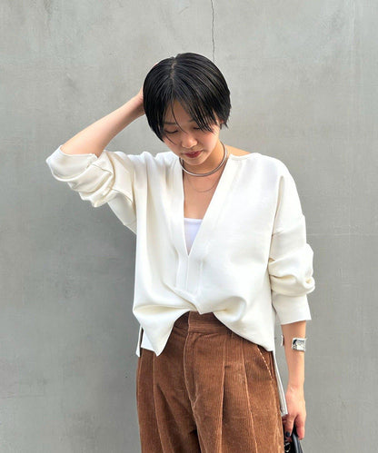 《インフルエンサー@tsuru00コラボ》V領寬鬆套頭衫