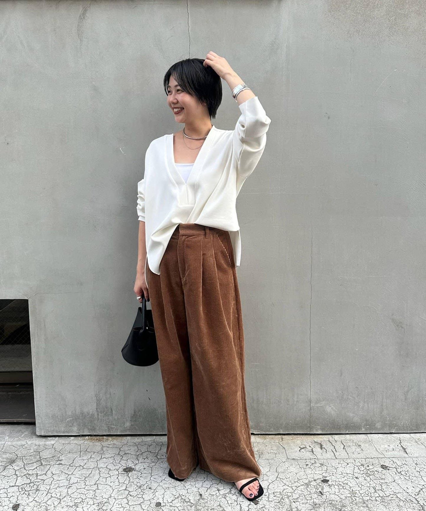 《インフルエンサー@tsuru00コラボ》V領寬鬆套頭衫