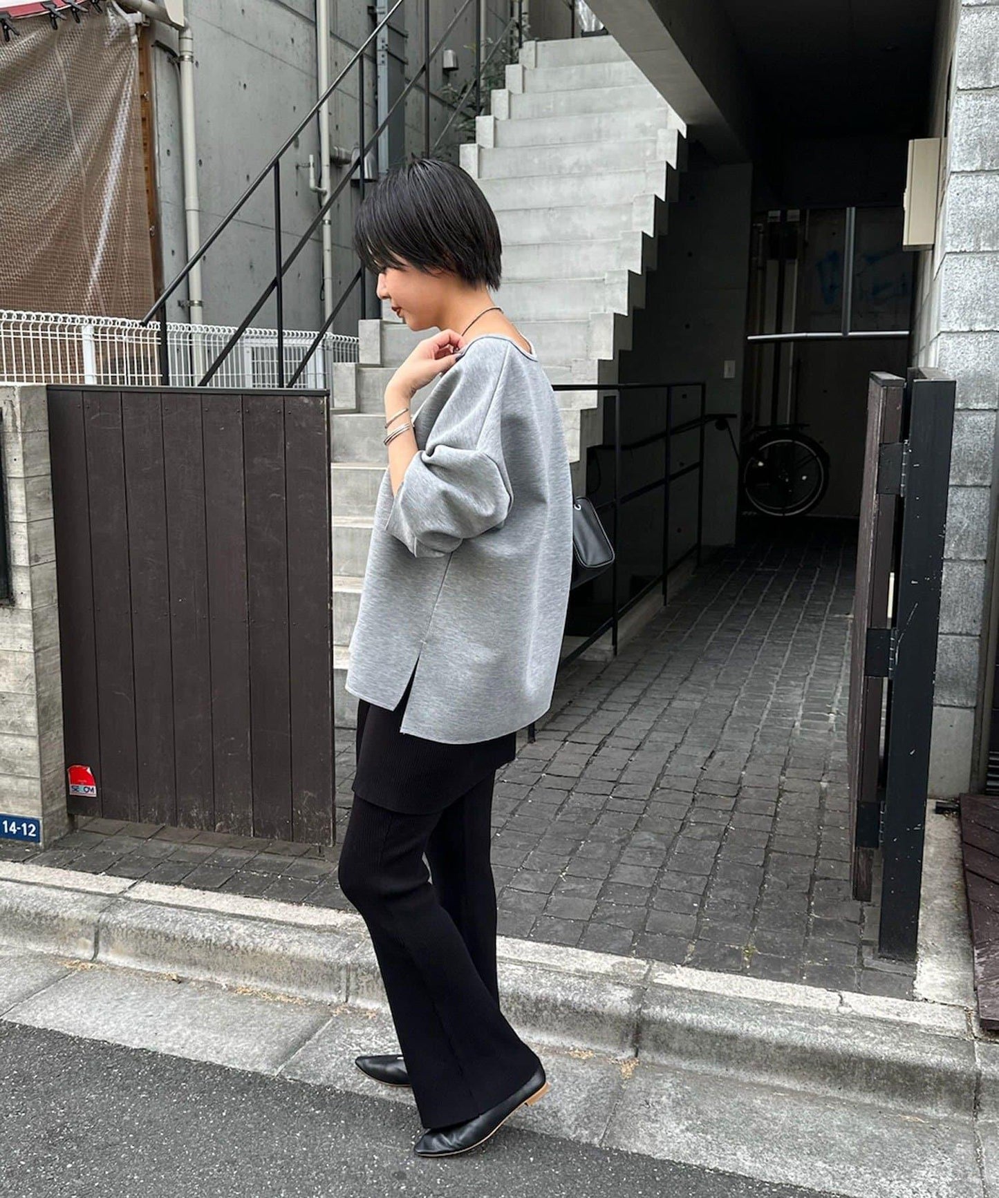 《インフルエンサー@tsuru00コラボ》V領寬鬆套頭衫