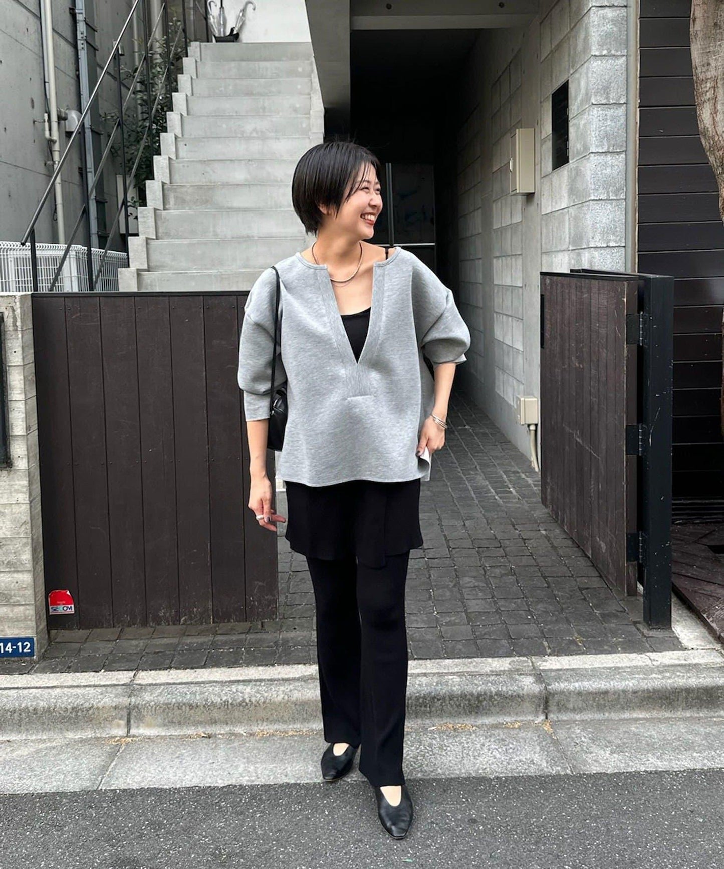 《インフルエンサー@tsuru00コラボ》V領寬鬆套頭衫