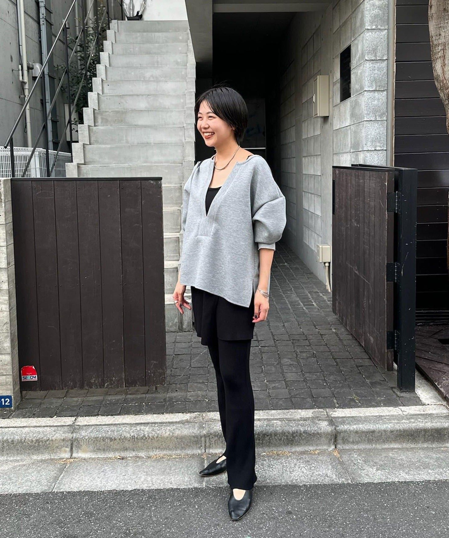 《インフルエンサー@tsuru00コラボ》V領寬鬆套頭衫