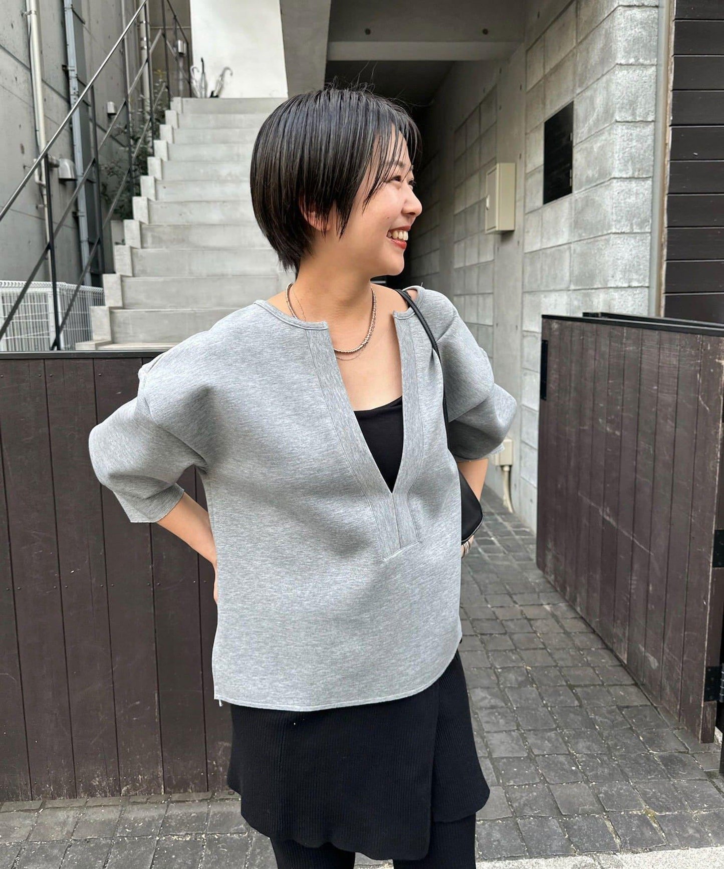 《インフルエンサー@tsuru00コラボ》V領寬鬆套頭衫