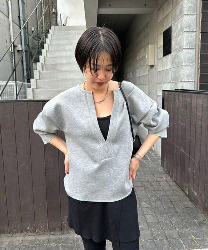 《インフルエンサー@tsuru00コラボ》V領寬鬆套頭衫