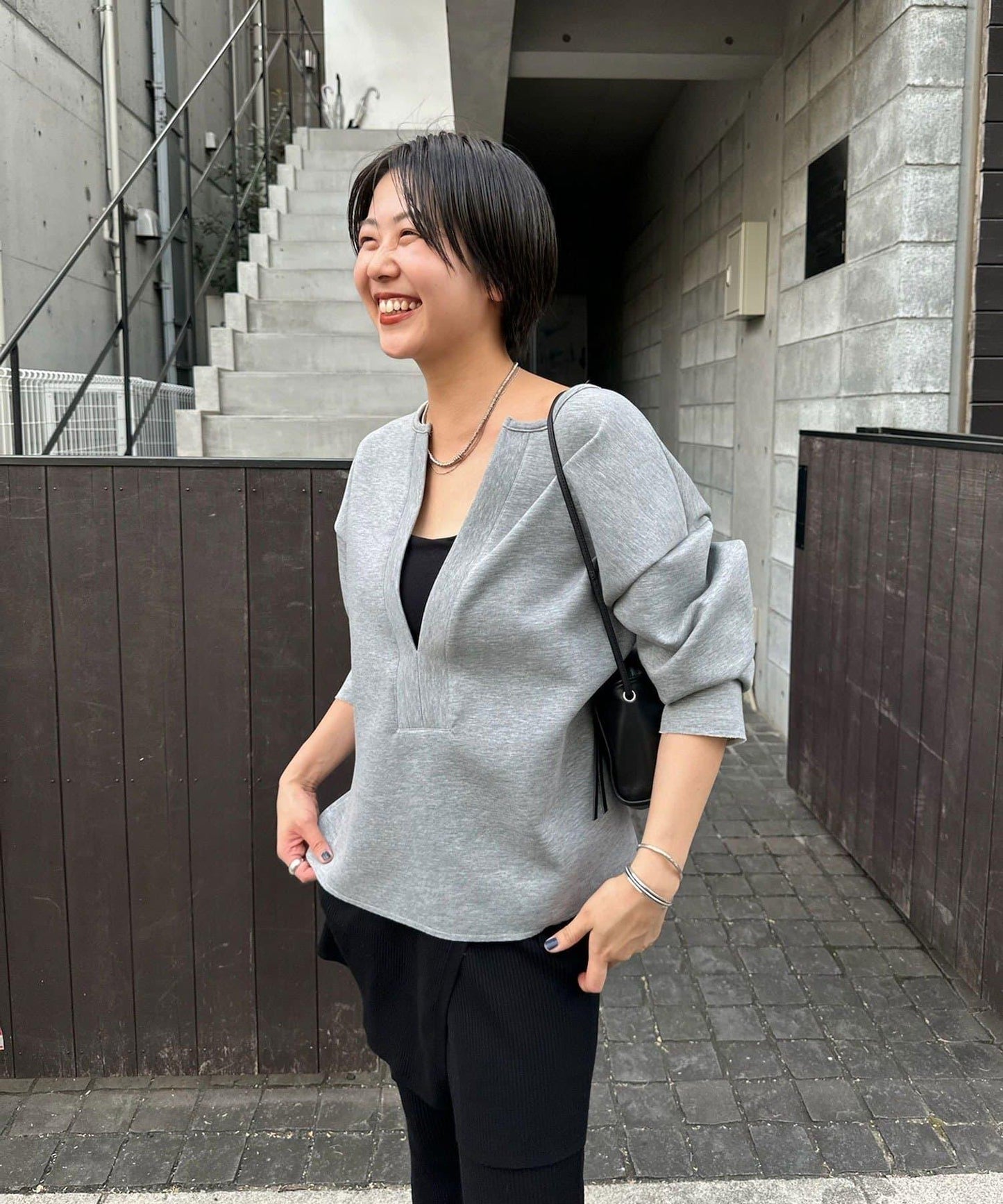 《インフルエンサー@tsuru00コラボ》V領寬鬆套頭衫