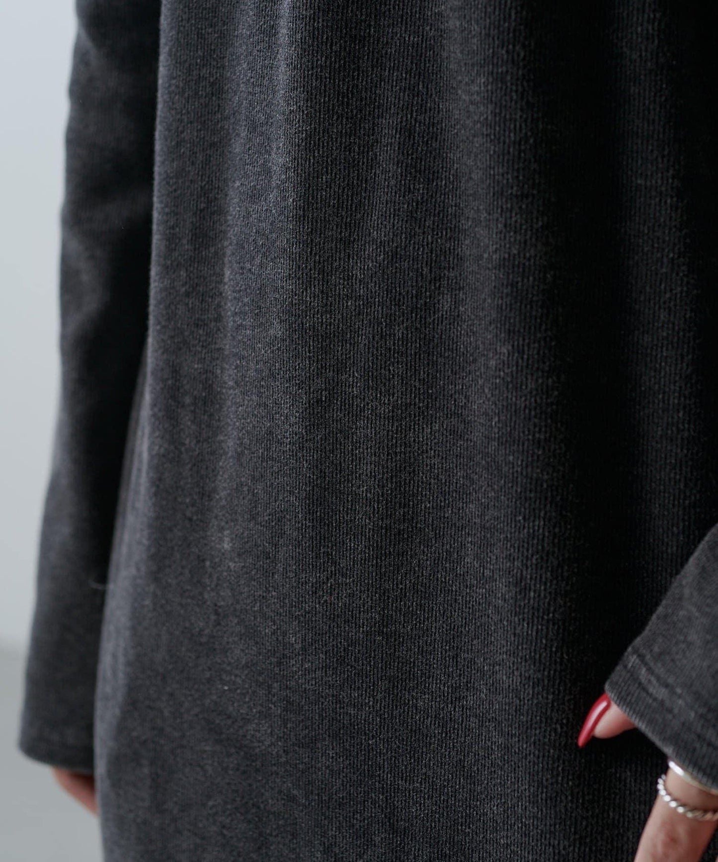 復古工藝後開叉羅紋連衣裙