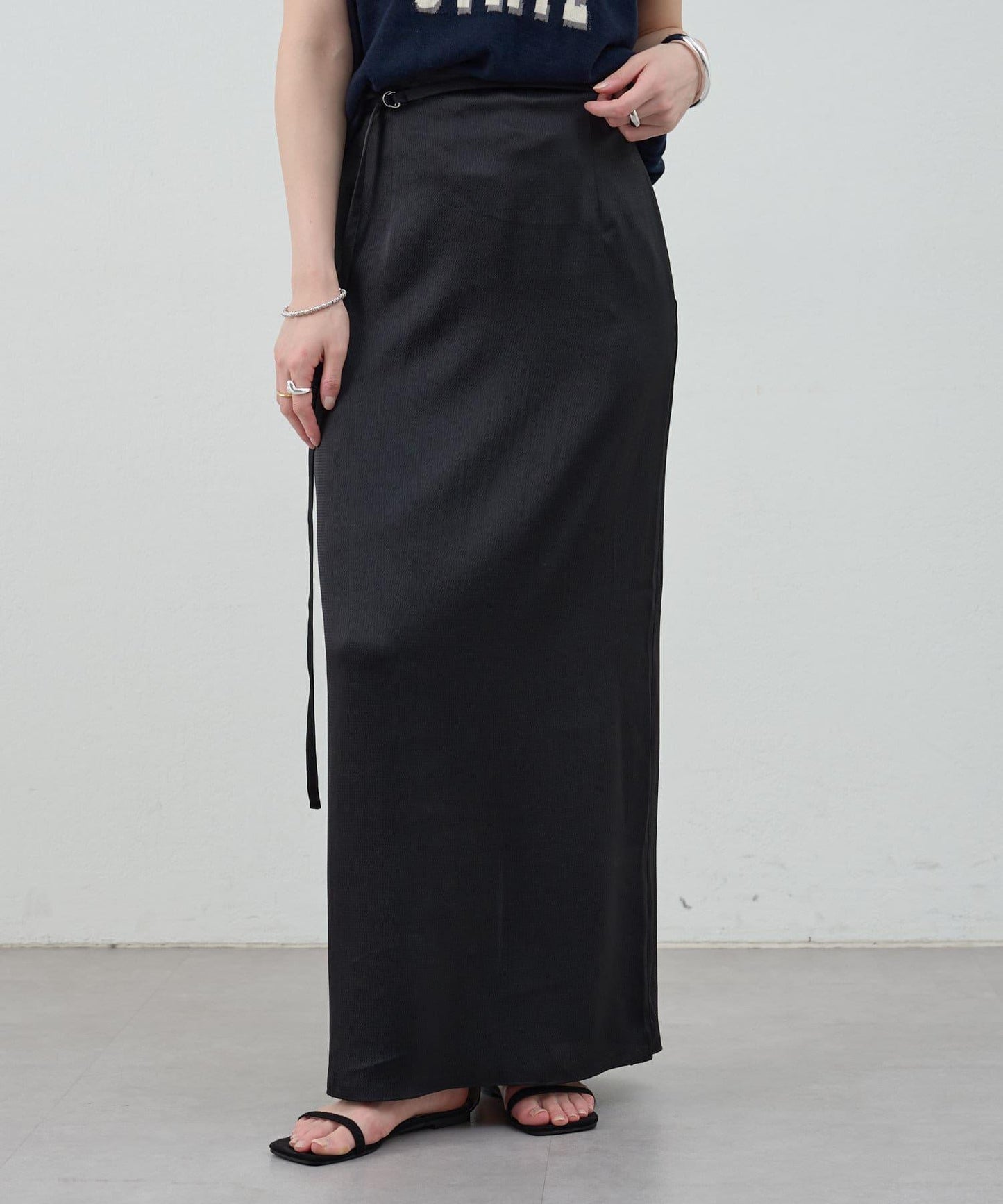 SHENERY 緞面修身半身裙