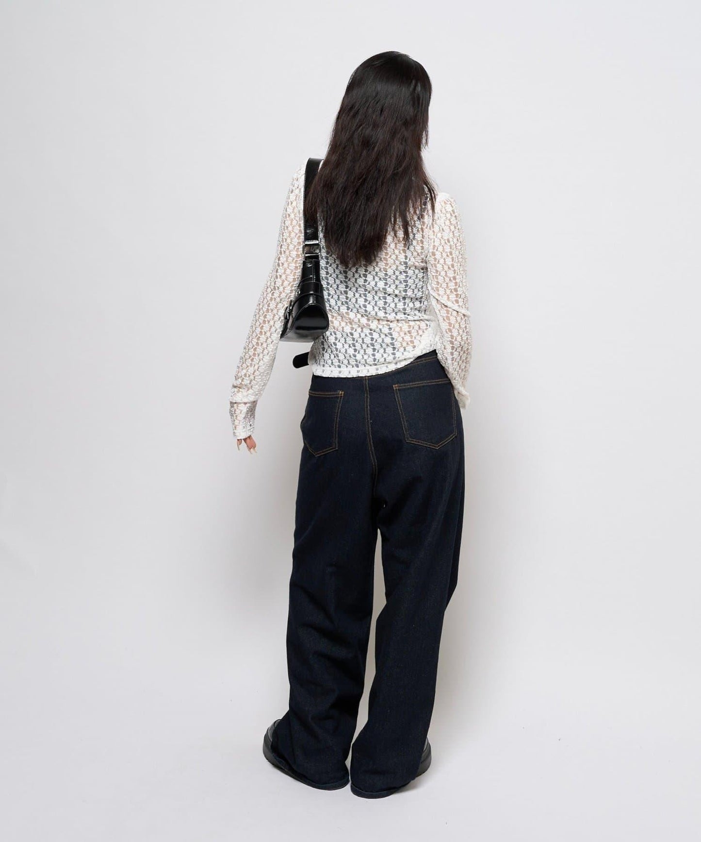 【WHO'S WHO gallery】蕾絲標誌長袖T恤