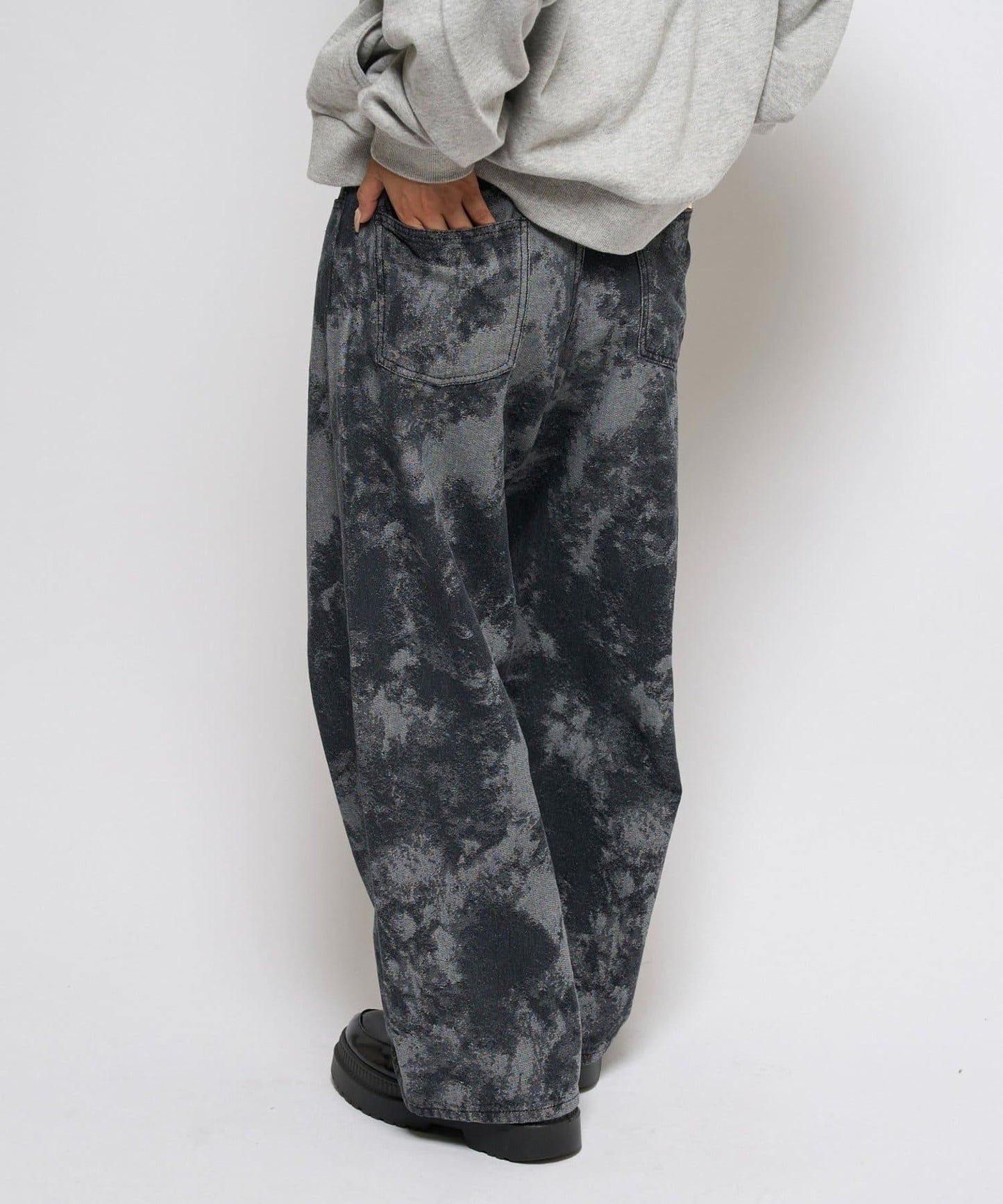 【WHO'S WHO gallery】多款圖案低腰牛仔褲