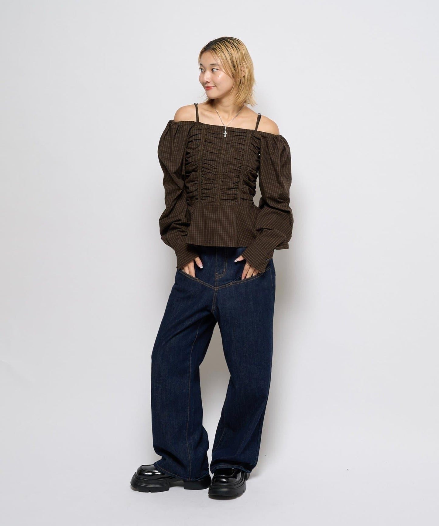 2WAY一字肩泡泡袖襯衫