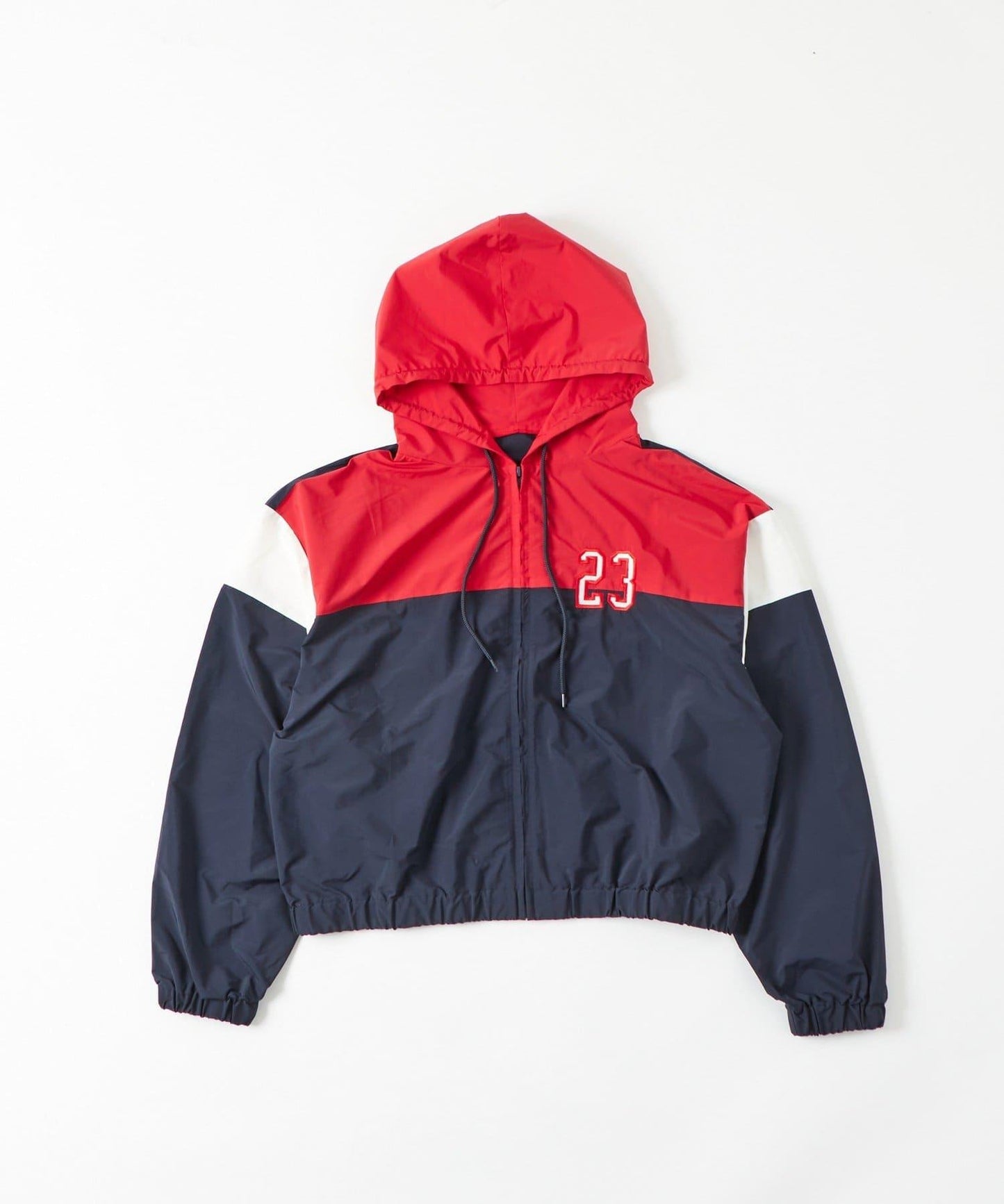 【WHO'S WHO gallery】數字印花尼龍連帽外套