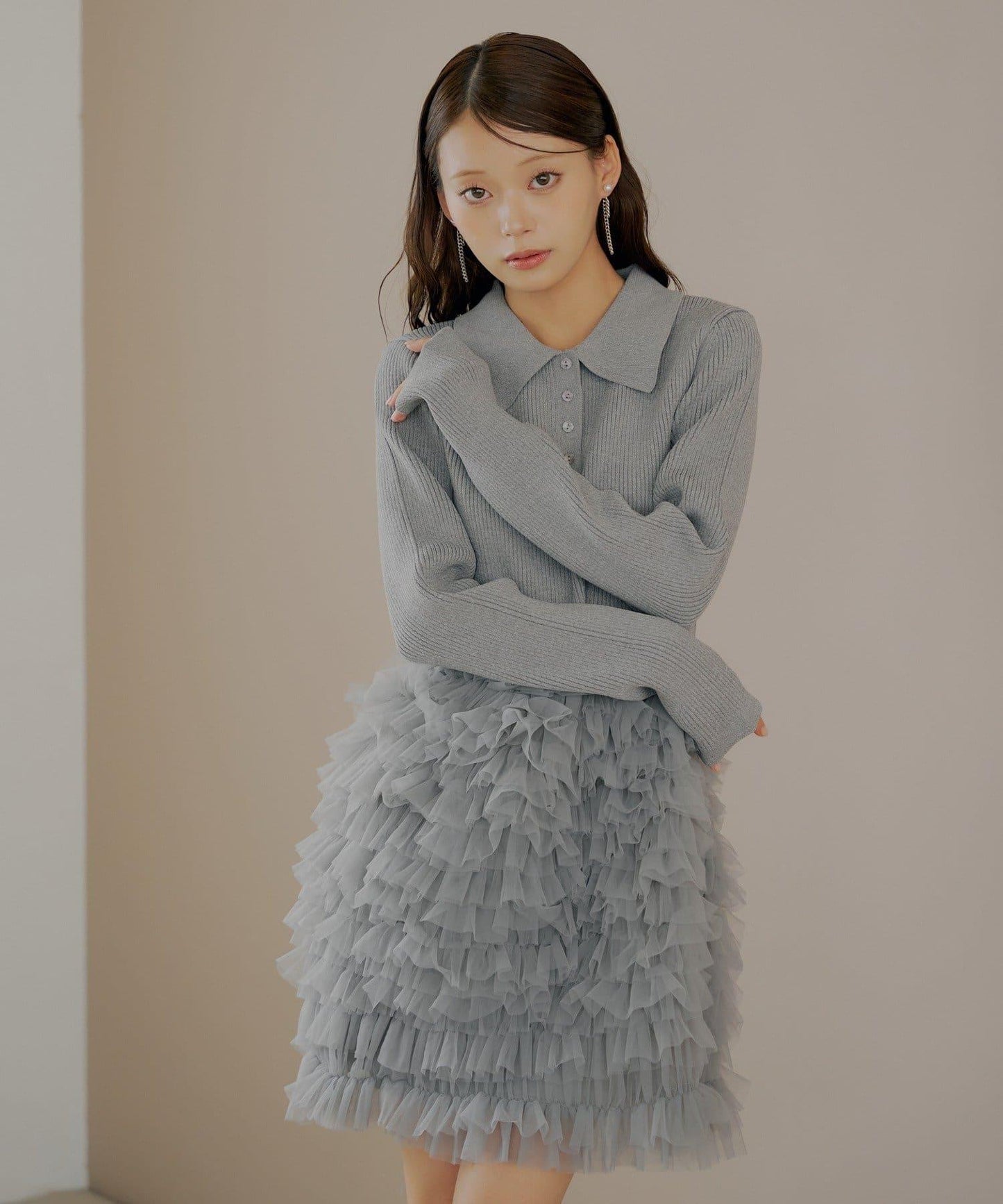 【SALON by Chico】荷葉邊層疊翻領迷你連衣裙