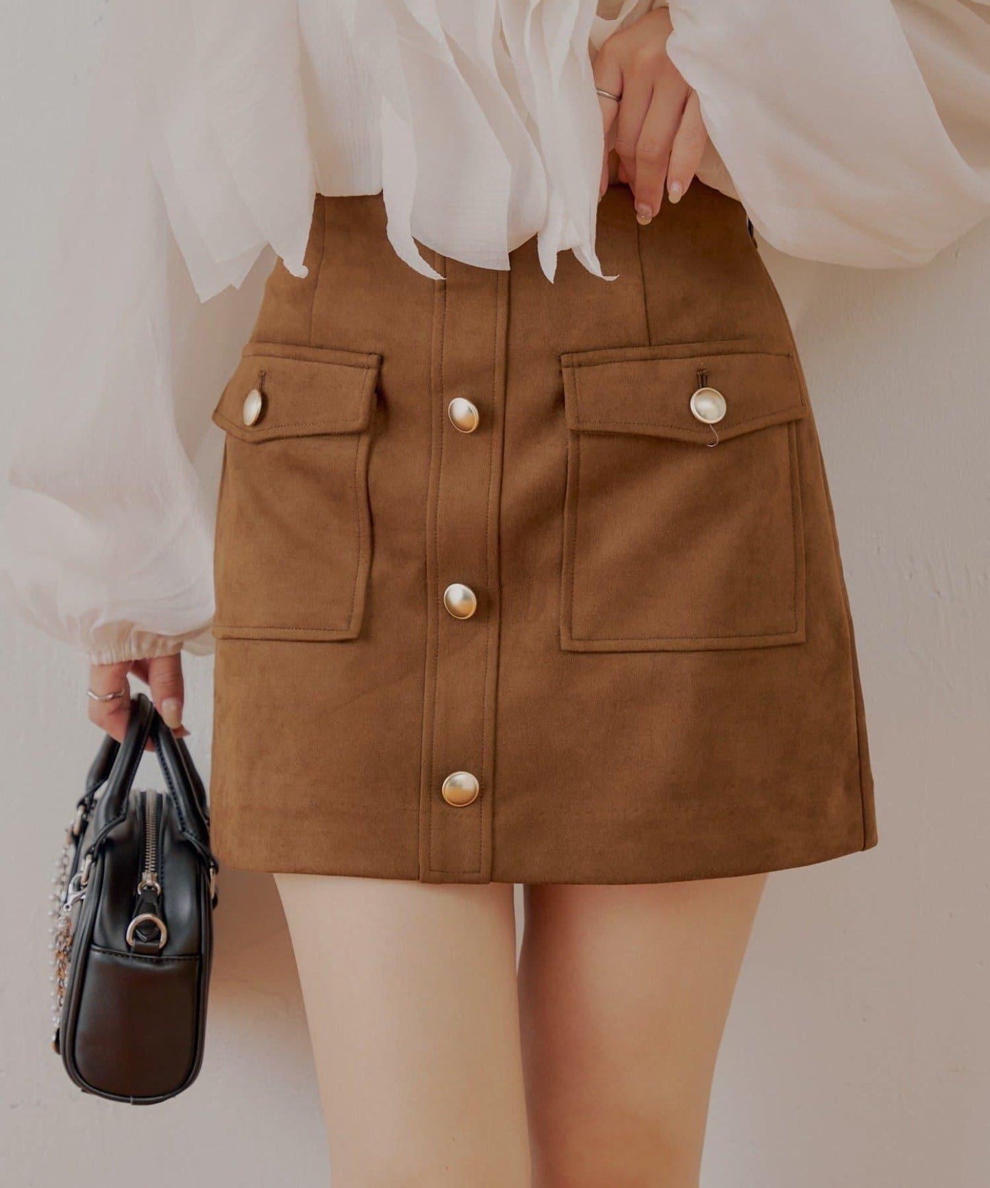 【Chico】前扣麂皮絨A字裙