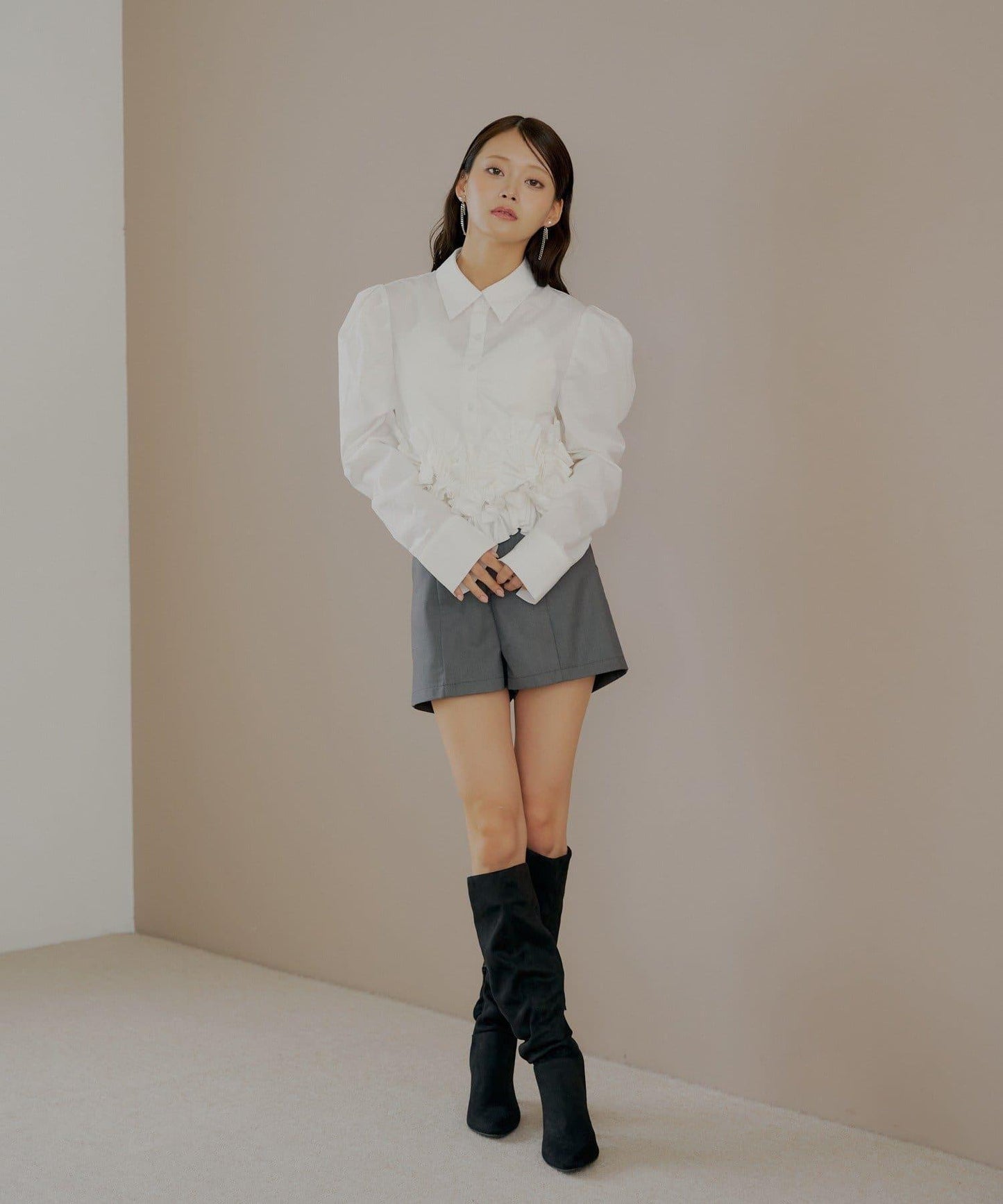 【SALON by Chico】下襬荷葉邊設計襯衫