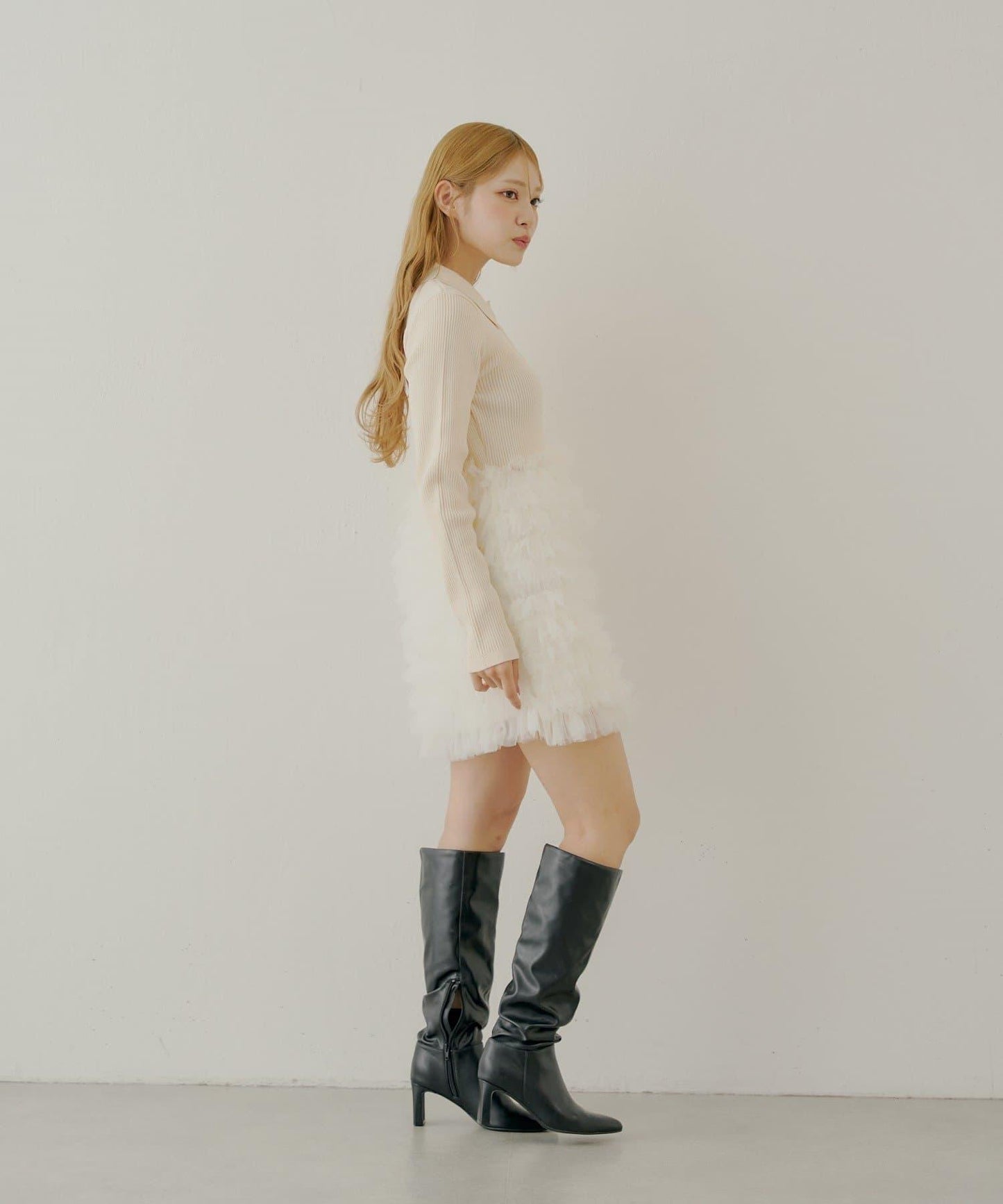 【SALON by Chico】荷葉邊層疊翻領迷你連衣裙