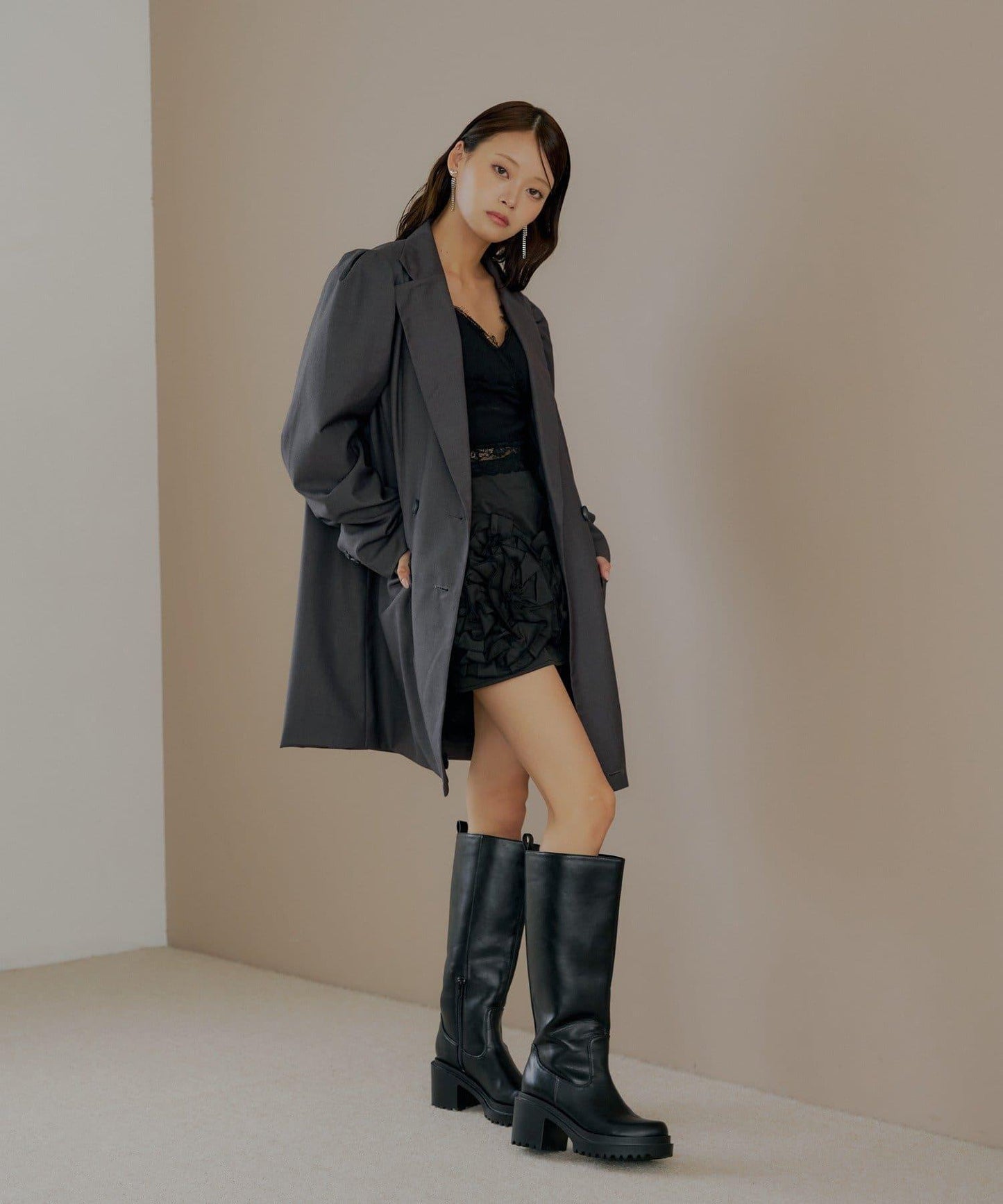 【Chico】荷葉邊設計蓬鬆迷你裙