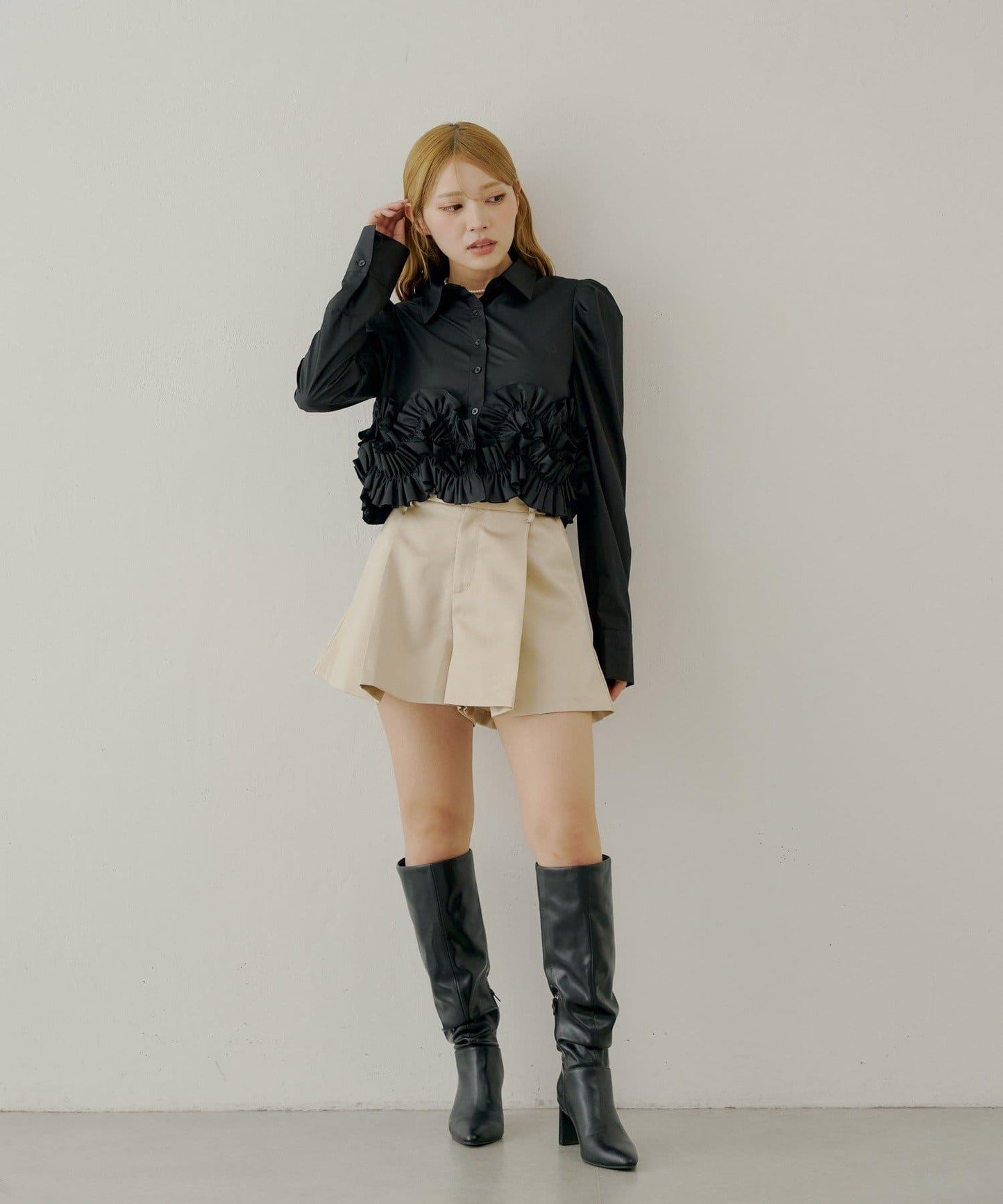 【SALON by Chico】下襬荷葉邊設計襯衫