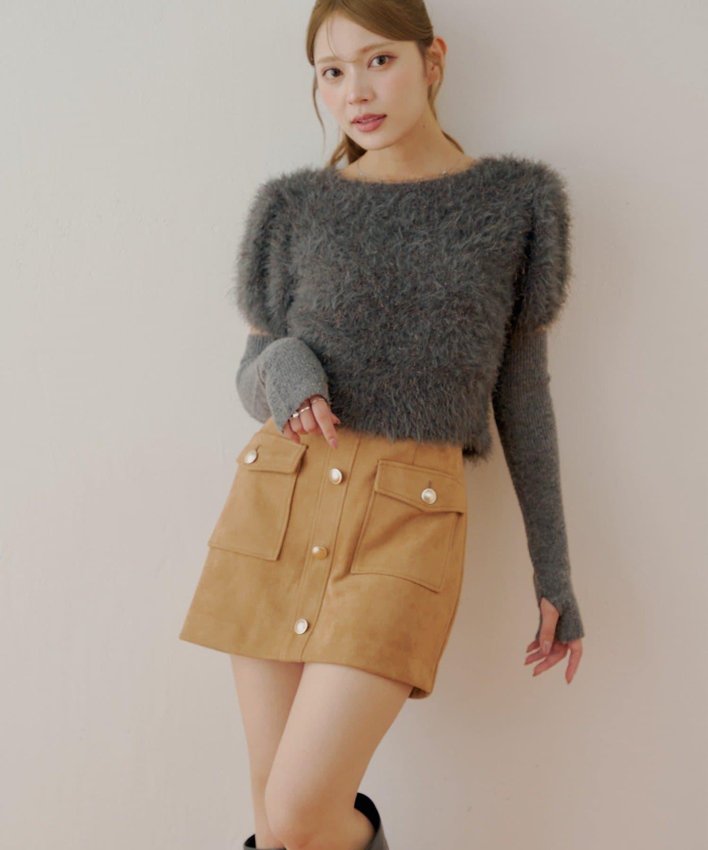 【Chico】前扣麂皮絨A字裙