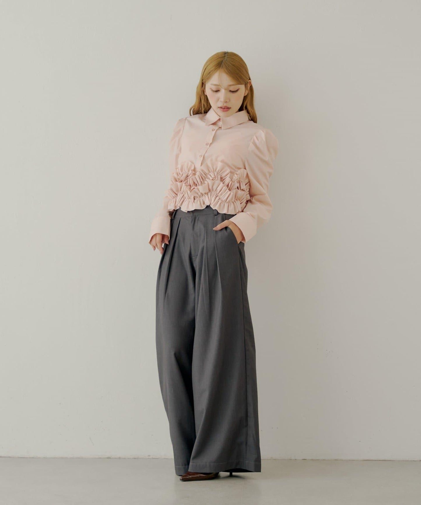 【SALON by Chico】下襬荷葉邊設計襯衫