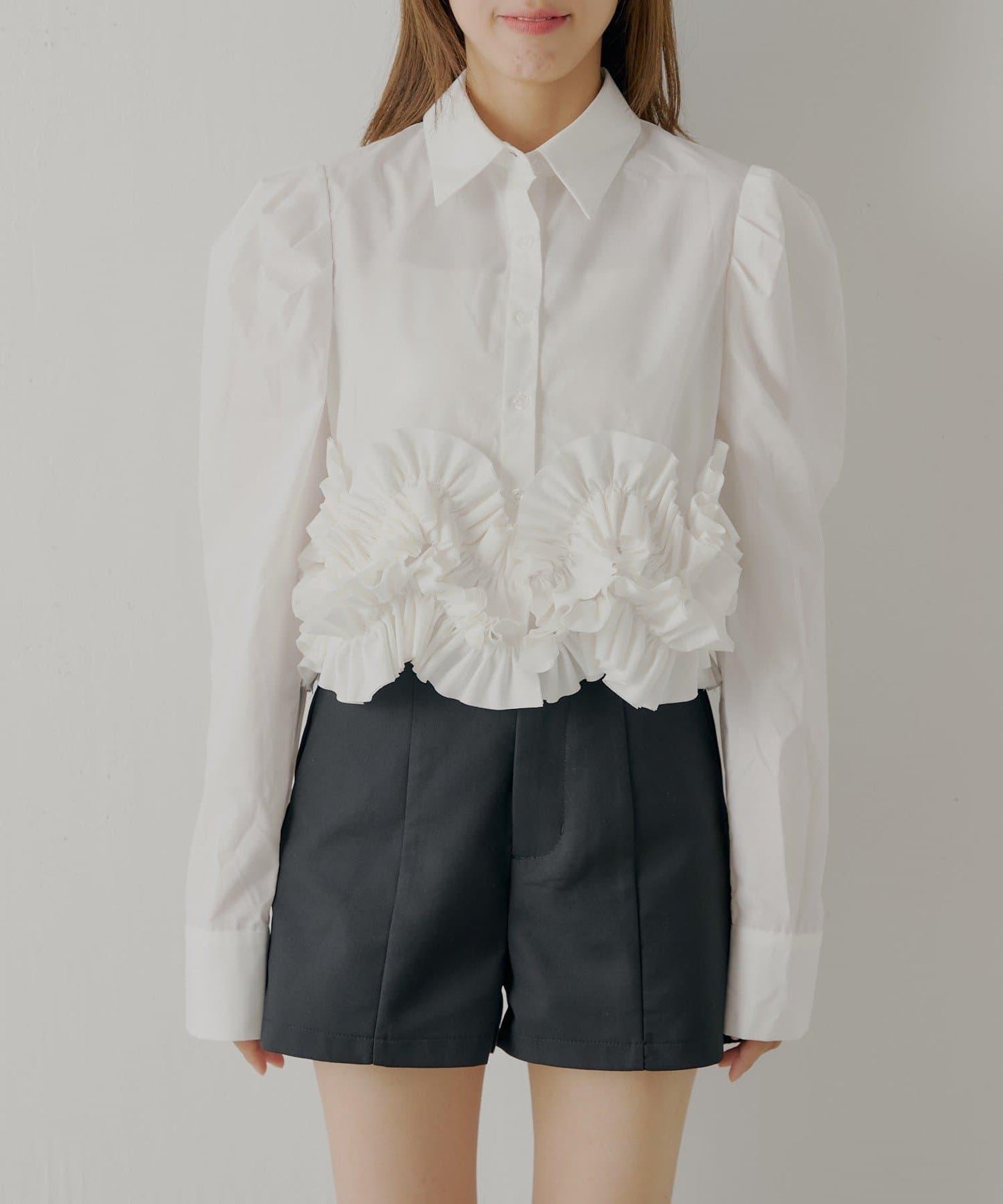 【SALON by Chico】下襬荷葉邊設計襯衫