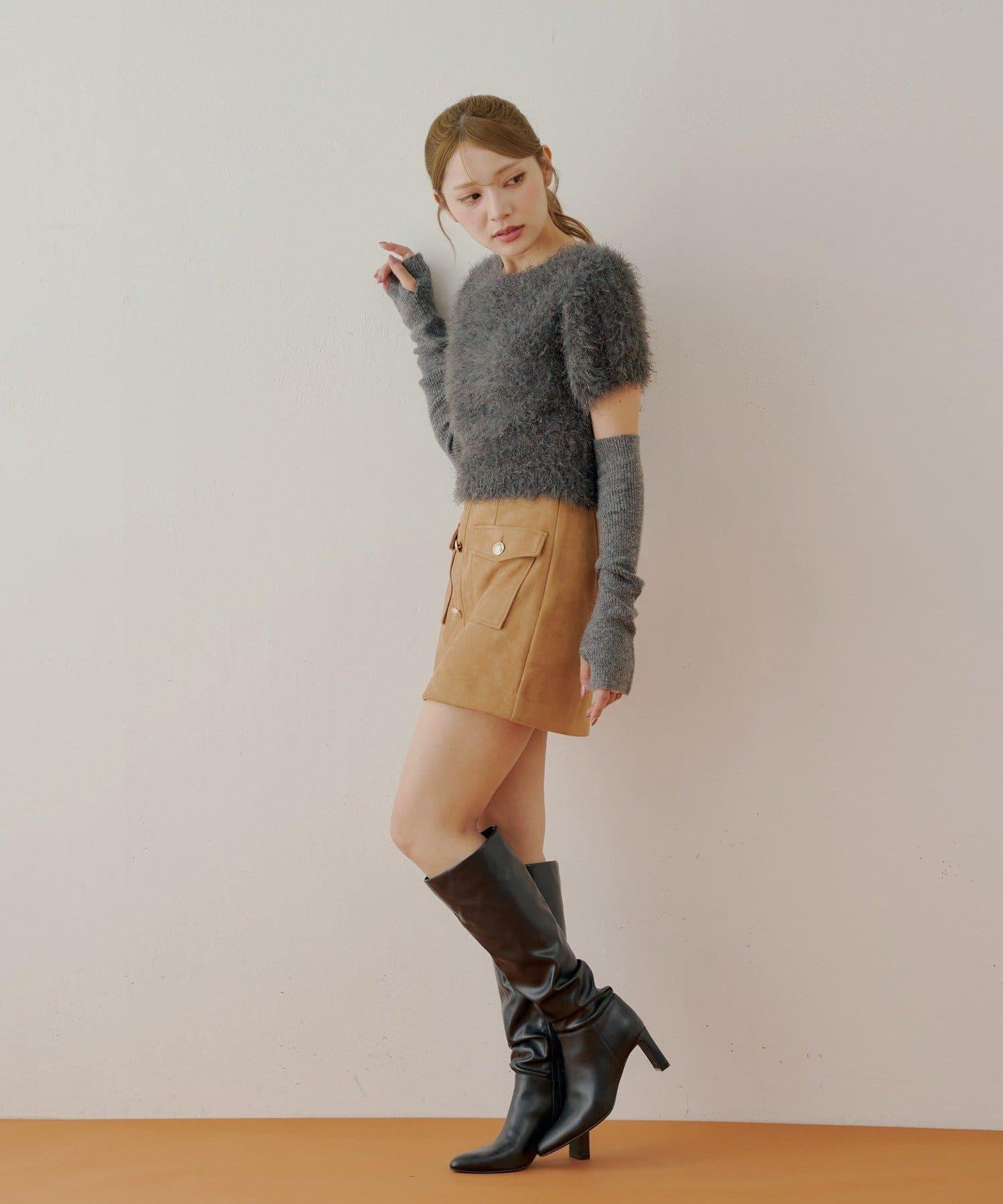 【Chico】前扣麂皮絨A字裙