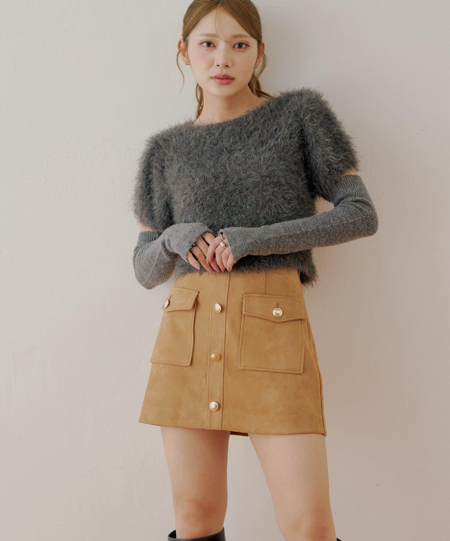 【Chico】前扣麂皮絨A字裙