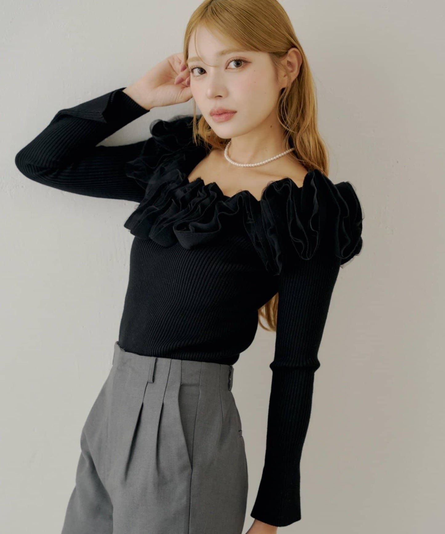 【SALON by Chico】2way荷葉邊設計一字領針織衫