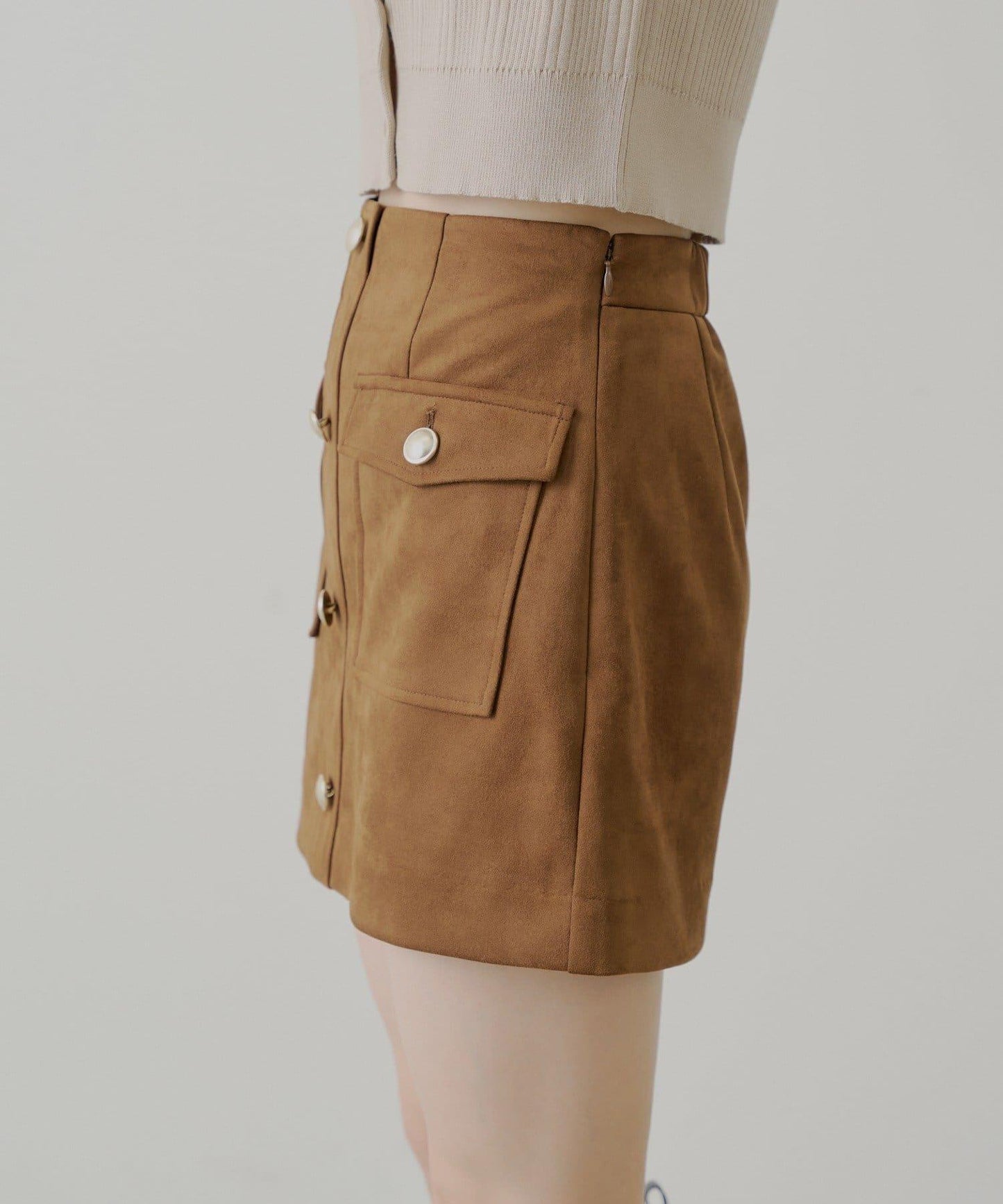 【Chico】前扣麂皮絨A字裙