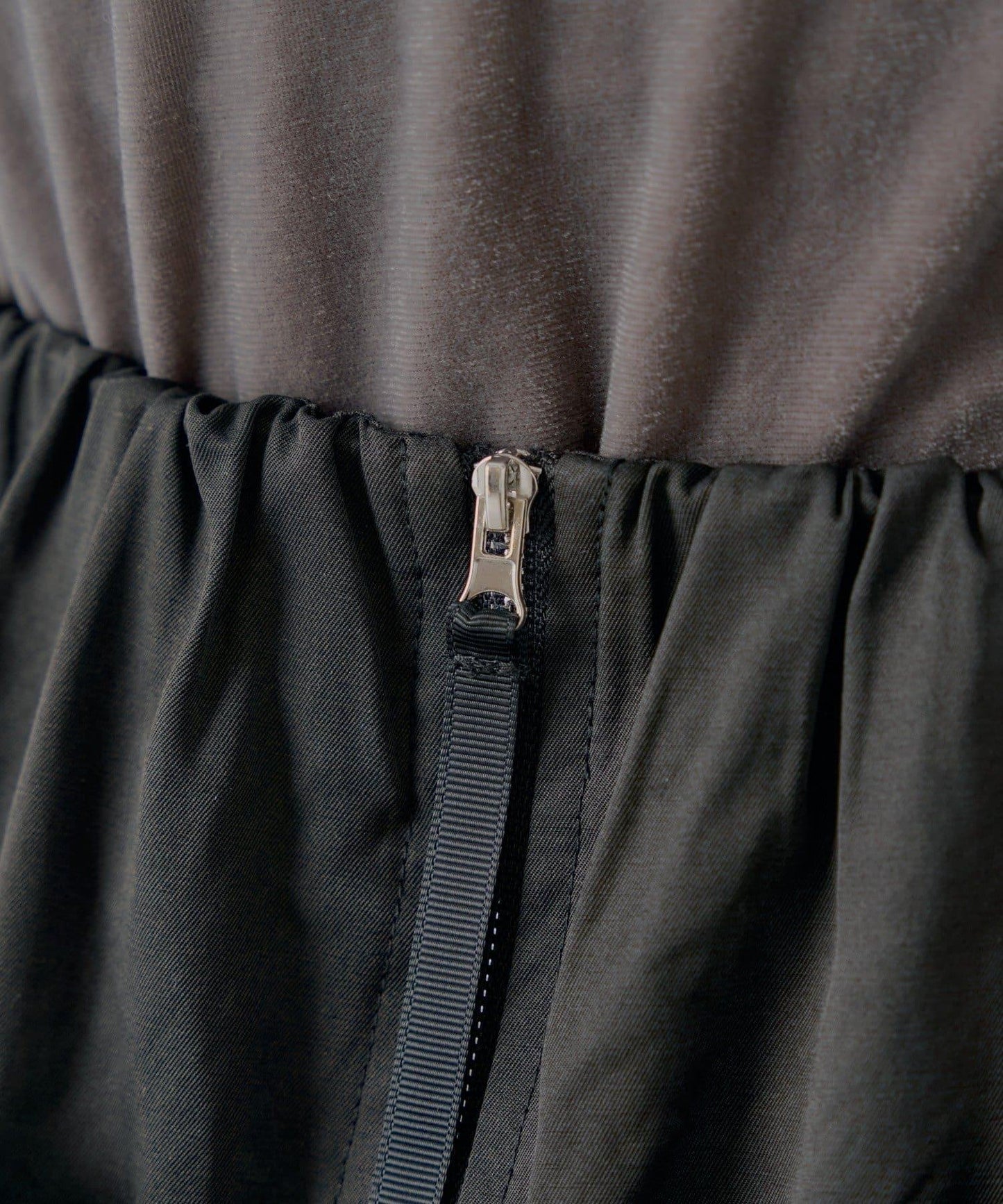 【Chico】荷葉邊設計蓬鬆迷你裙