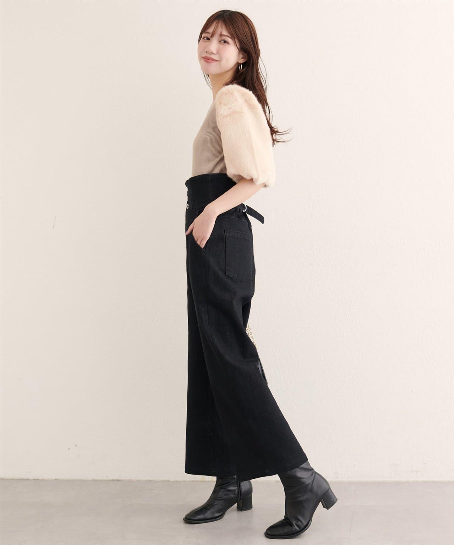 拼接毛絨袖口羅紋針織套頭衫