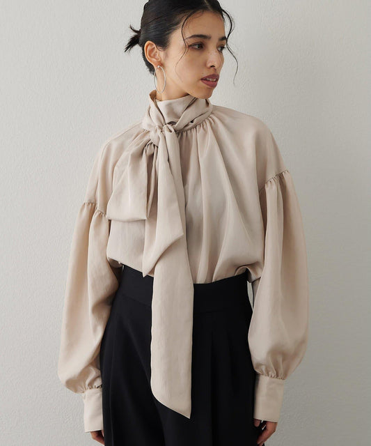絲滑蝴蝶結領襯衫