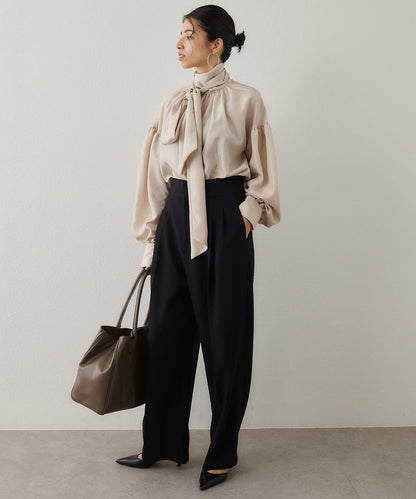 絲滑蝴蝶結領襯衫