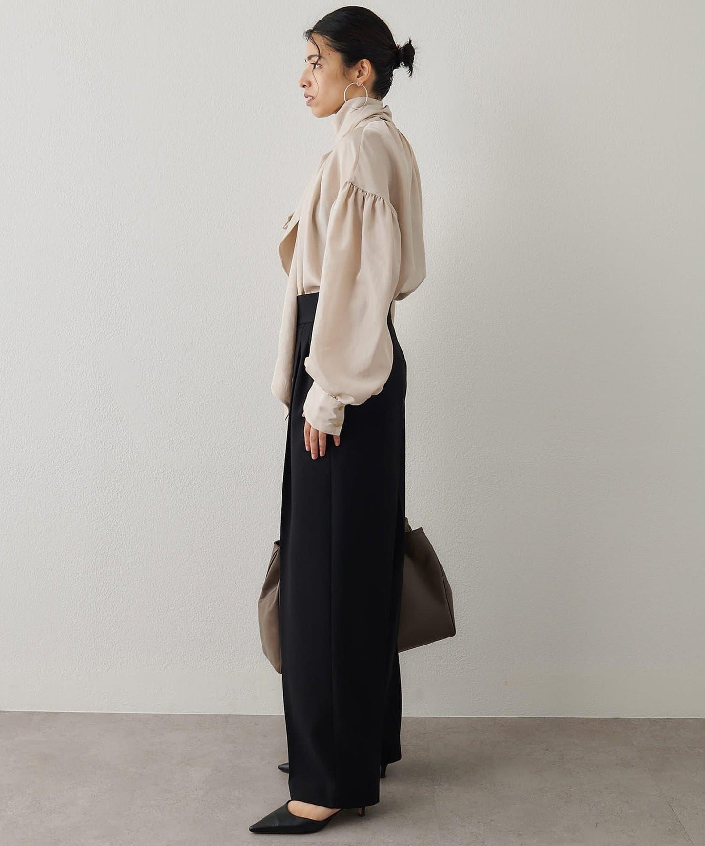 絲滑蝴蝶結領襯衫