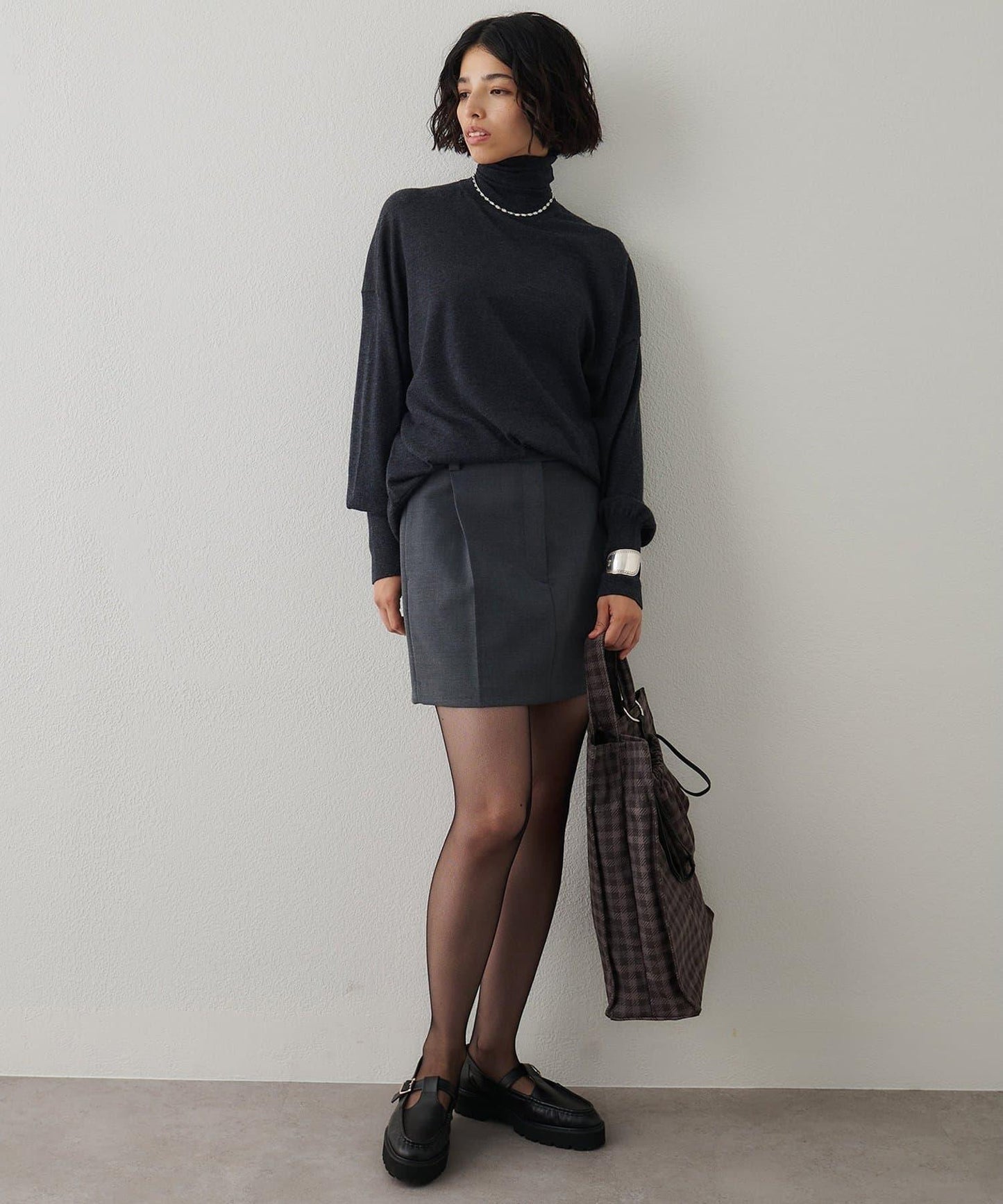 高密度寬鬆高領套頭衫