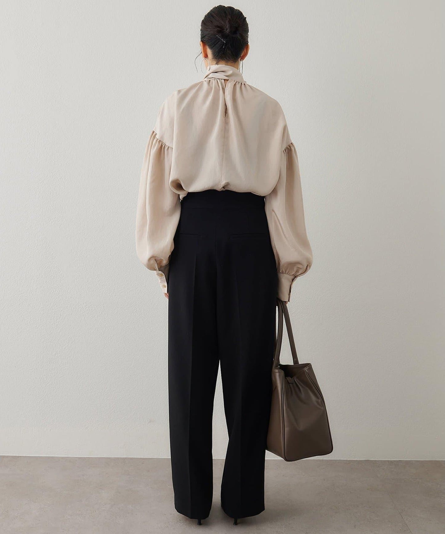 絲滑蝴蝶結領襯衫