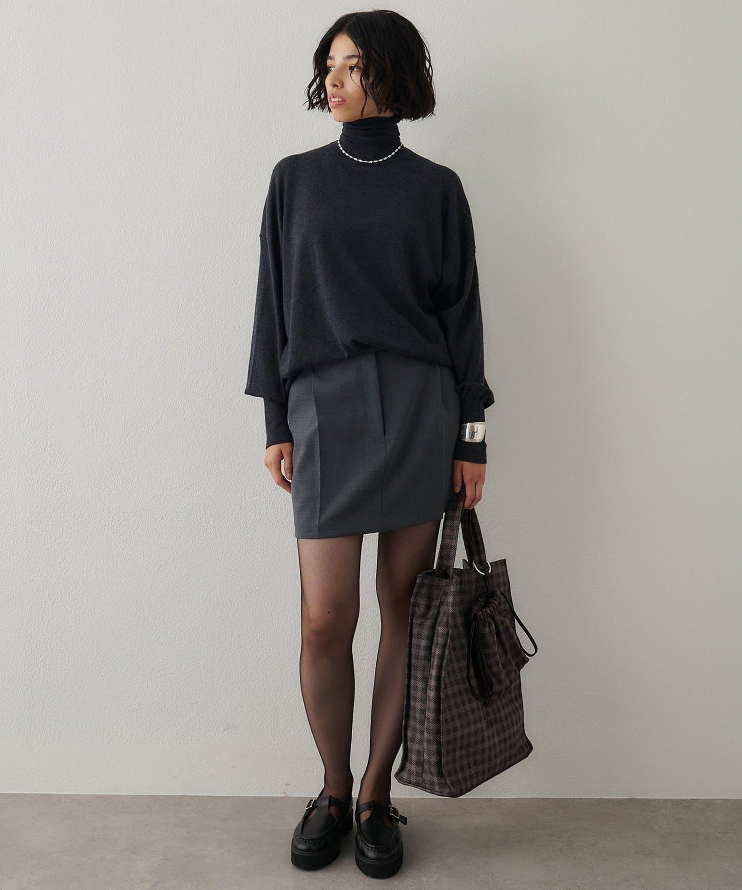 高密度寬鬆高領套頭衫