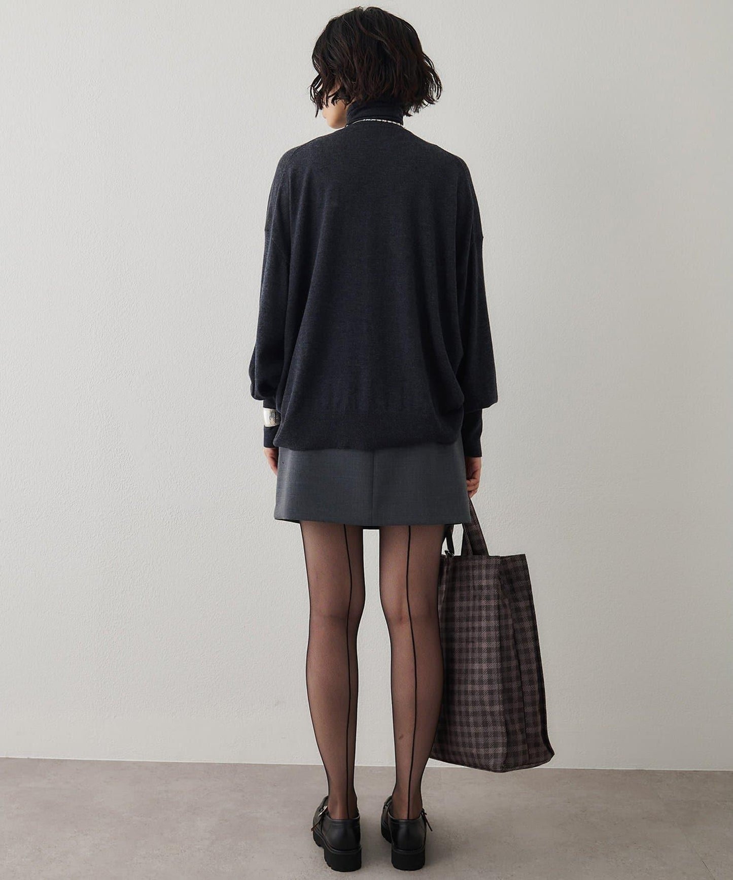 高密度寬鬆高領套頭衫