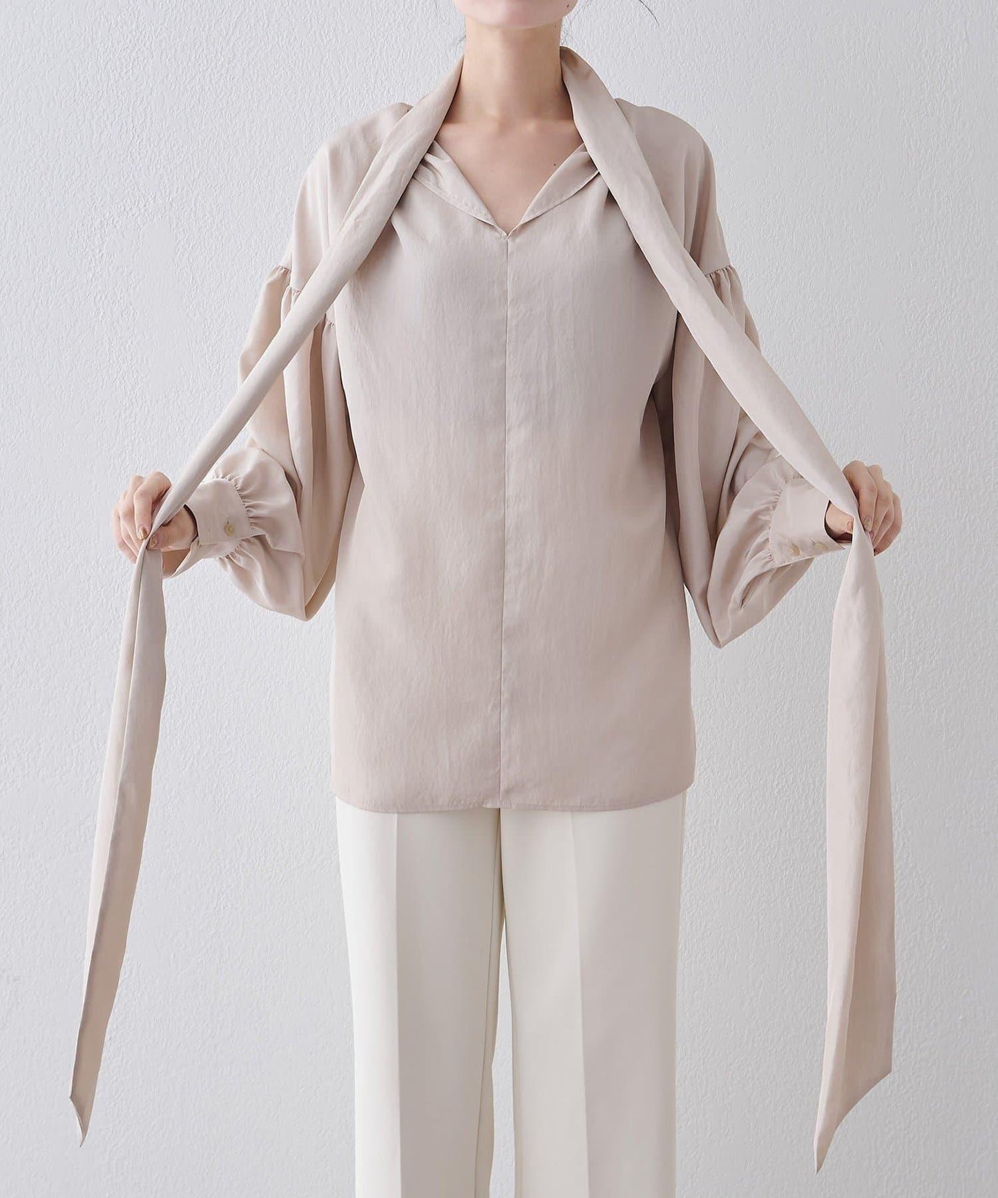 絲滑蝴蝶結領襯衫