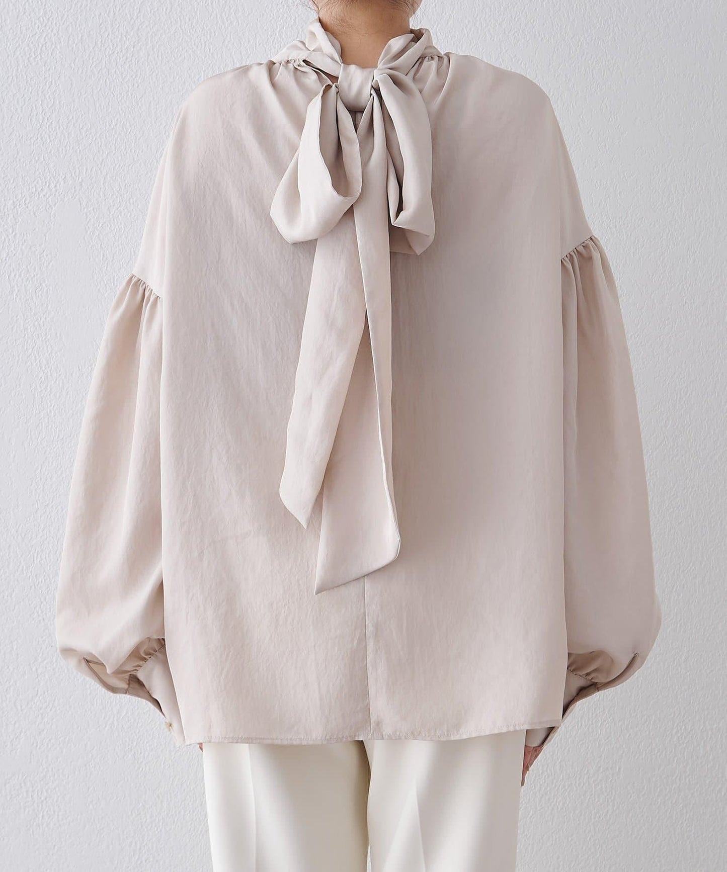 絲滑蝴蝶結領襯衫