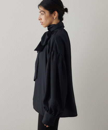 絲滑蝴蝶結領襯衫