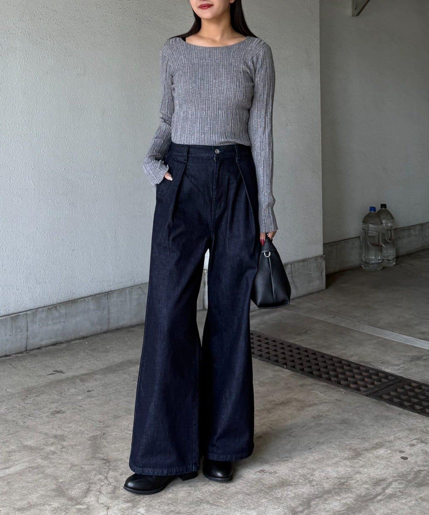 褶皺寬鬆牛仔褲