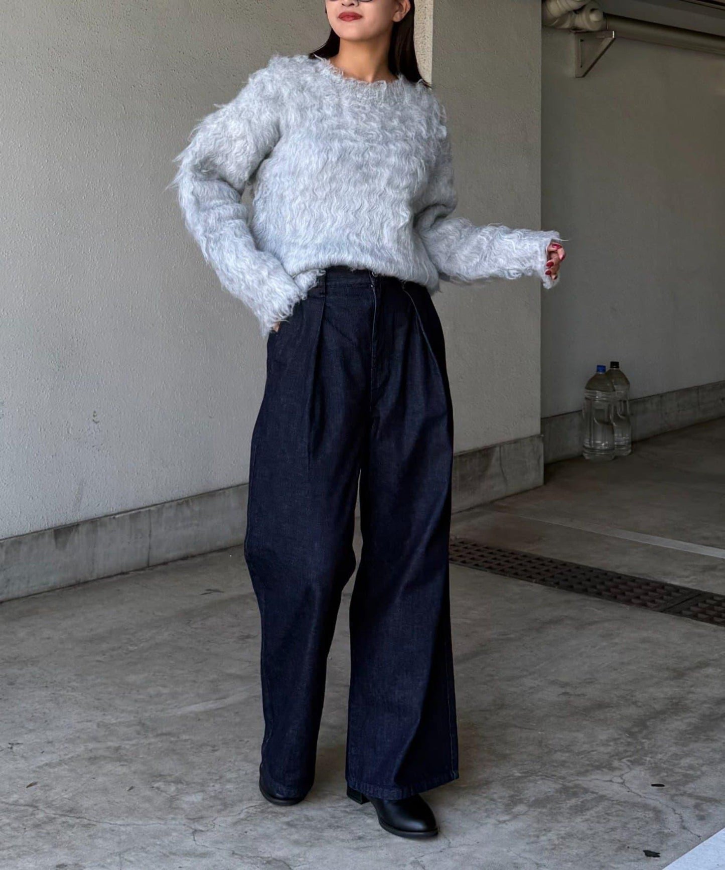 褶皺寬鬆牛仔褲