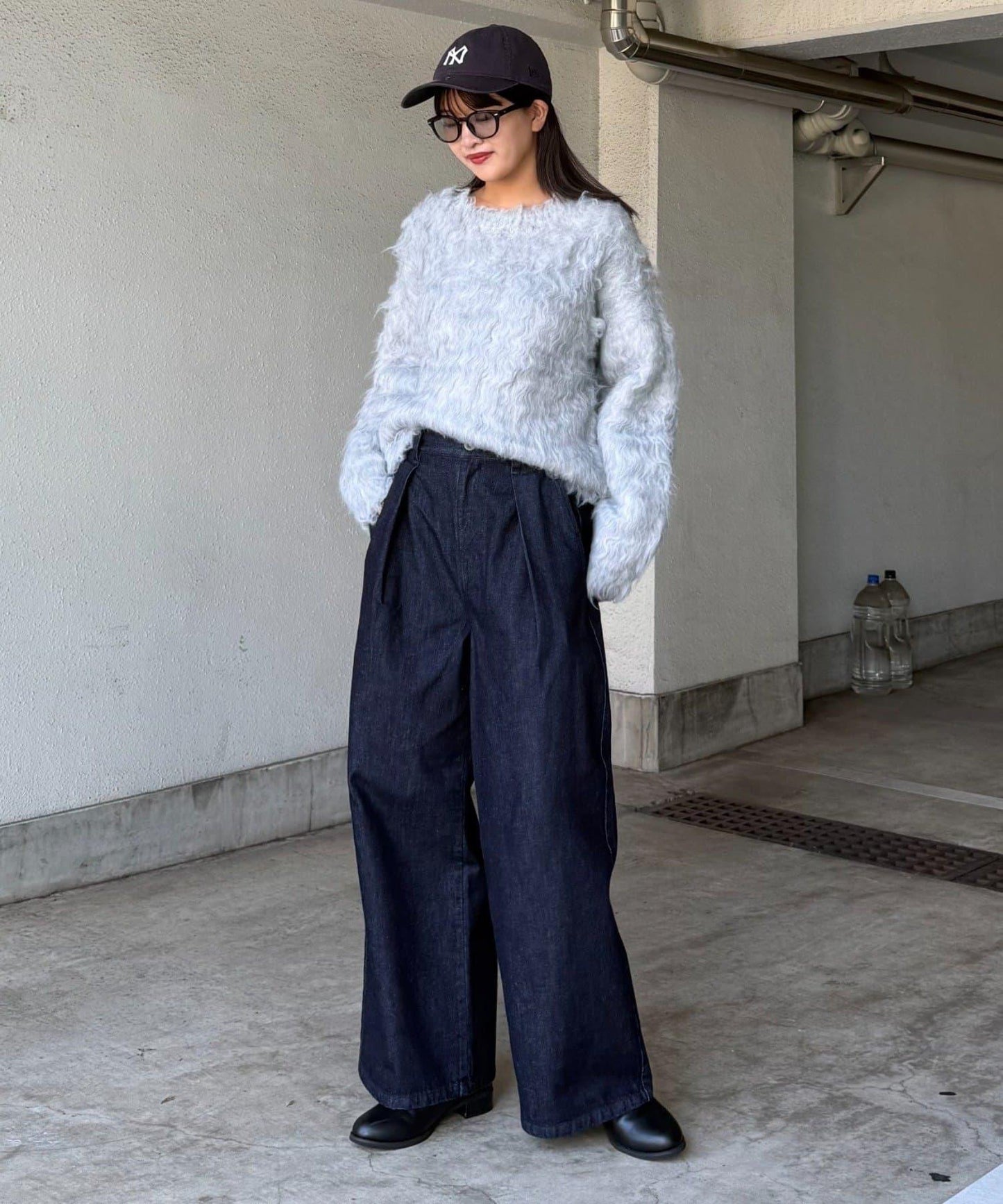 褶皺寬鬆牛仔褲