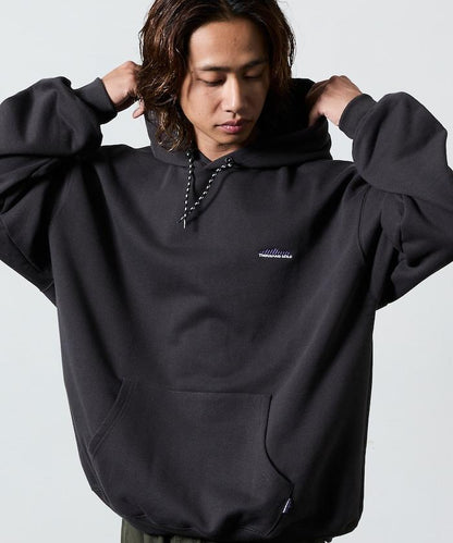 THOUSAND MILE×FREAK'S STORE/サウザンドマイル 別注 ビッグシルエット ワンポイント刺繍 プルオーバー パーカー 【限定展開】