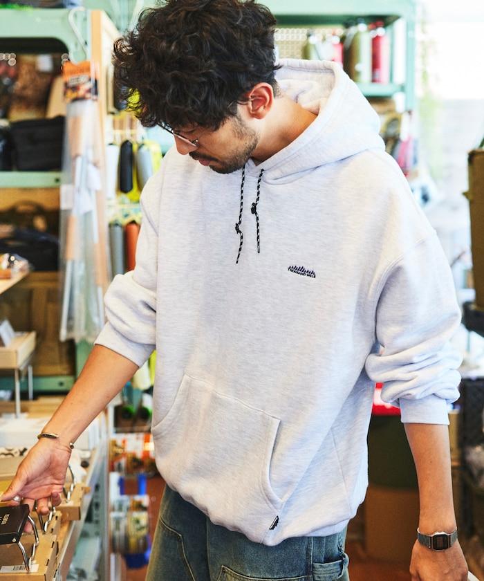 THOUSAND MILE×FREAK'S STORE/サウザンドマイル 別注 ビッグシルエット ワンポイント刺繍 プルオーバー パーカー 【限定展開】