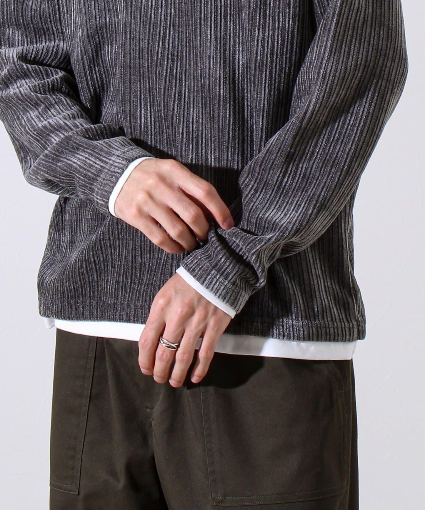 【疊穿感即刻時尚】燈芯絨假兩件長袖T恤