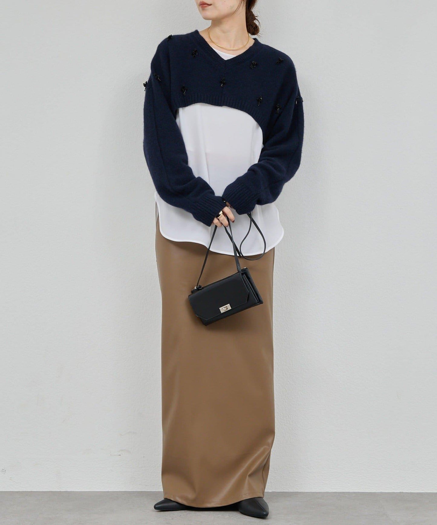 【25週年紀念款】寶石裝飾短款V領針織衫