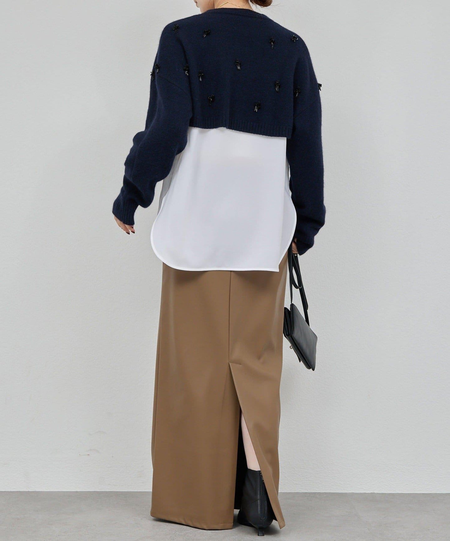 【25週年紀念款】寶石裝飾短款V領針織衫